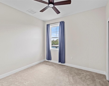 4302 W North B Street - Photo Thumbnail 22