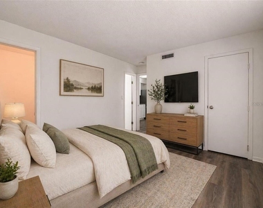 4215 E Bay Drive - Photo Thumbnail 9