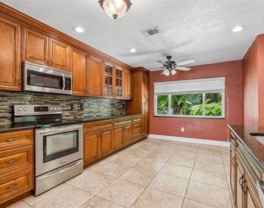 15109 Springview Street - Photo Thumbnail 3