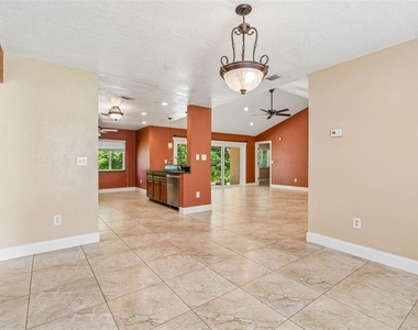 15109 Springview Street - Photo Thumbnail 10