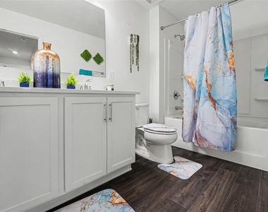 905 Overpool Avenue - Photo Thumbnail 5