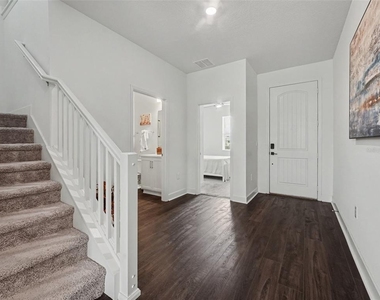 905 Overpool Avenue - Photo Thumbnail 11