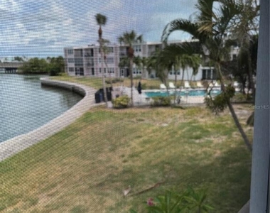 7405 Bay Island Drive S - Photo Thumbnail 8