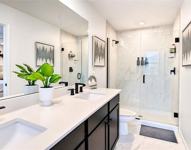 1120 Lakeshore Breeze Place - Photo Thumbnail 30