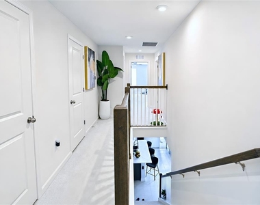 1120 Lakeshore Breeze Place - Photo Thumbnail 18
