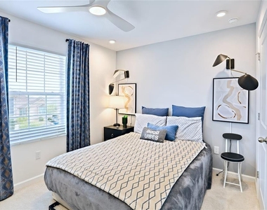 1120 Lakeshore Breeze Place - Photo Thumbnail 20