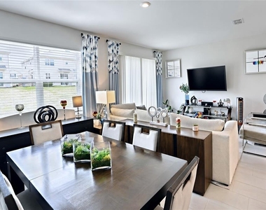 1120 Lakeshore Breeze Place - Photo Thumbnail 10