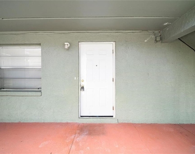 702 Michigan Court - Photo Thumbnail 3