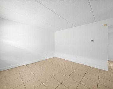 702 Michigan Court - Photo Thumbnail 5