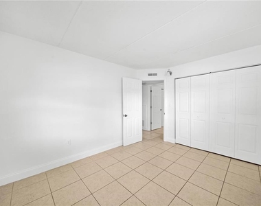 702 Michigan Court - Photo Thumbnail 15