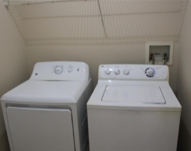 2616 Eagle Canyon Drive N - Photo Thumbnail 16