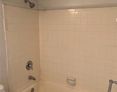 3740 Idlebrook Circle - Photo Thumbnail 9