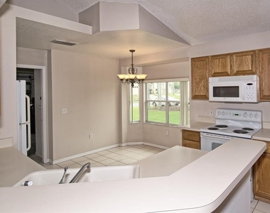 132 Azalea Drive - Photo Thumbnail 6