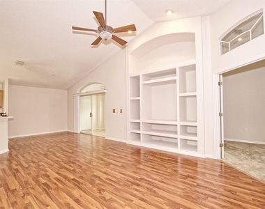 132 Azalea Drive - Photo Thumbnail 3