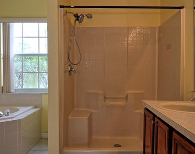 752 Paris Drive - Photo Thumbnail 7
