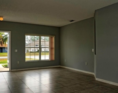 752 Paris Drive - Photo Thumbnail 14