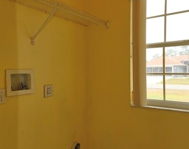 752 Paris Drive - Photo Thumbnail 9
