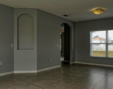 752 Paris Drive - Photo Thumbnail 13