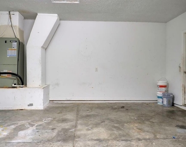 752 Paris Drive - Photo Thumbnail 1