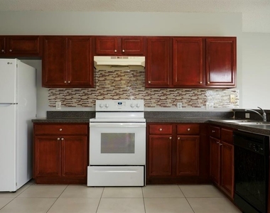 752 Paris Drive - Photo Thumbnail 12
