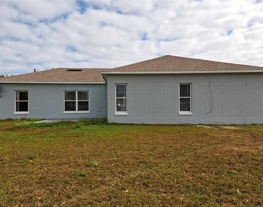 752 Paris Drive - Photo Thumbnail 3