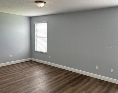 1900 Thetford Circle - Photo Thumbnail 8