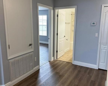 1900 Thetford Circle - Photo Thumbnail 7