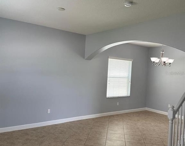 1900 Thetford Circle - Photo Thumbnail 1
