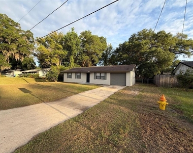 330 Dogwood Avenue - Photo Thumbnail 1