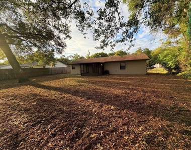330 Dogwood Avenue - Photo Thumbnail 15