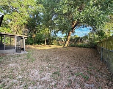 330 Dogwood Avenue - Photo Thumbnail 16