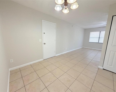 330 Dogwood Avenue - Photo Thumbnail 5