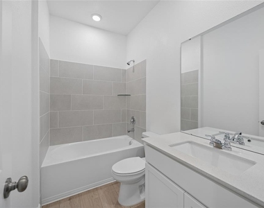 5087 Loggia Lane - Photo Thumbnail 8