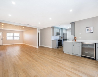 4522 Fetrow Drive - Photo Thumbnail 9