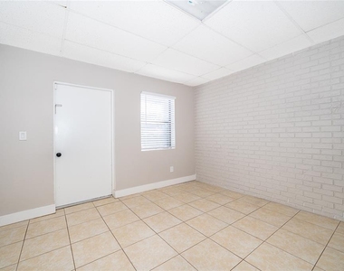 4522 Fetrow Drive - Photo Thumbnail 17