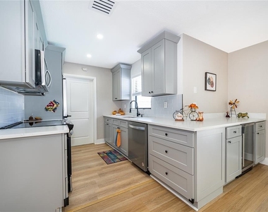 4522 Fetrow Drive - Photo Thumbnail 11