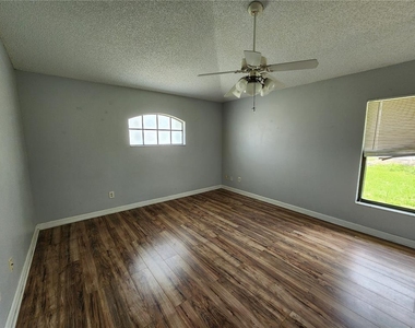1828 Kumquat Drive - Photo Thumbnail 10