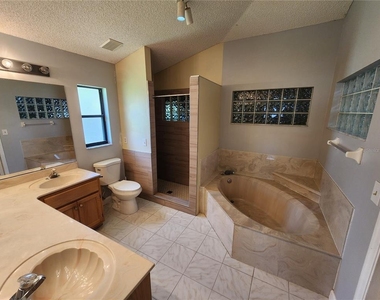1828 Kumquat Drive - Photo Thumbnail 11