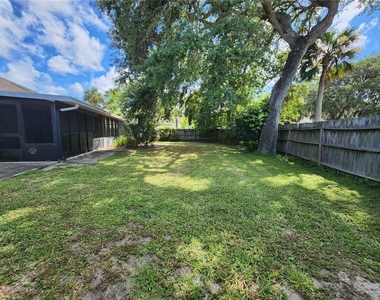 1828 Kumquat Drive - Photo Thumbnail 3