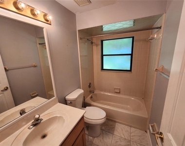 1828 Kumquat Drive - Photo Thumbnail 14