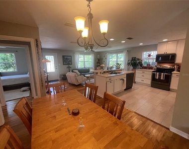 1317 Nw 4th Street - Photo Thumbnail 3