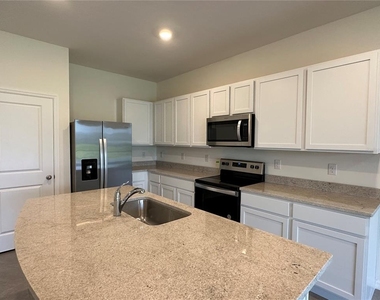 1841 Pleasant Maple Court - Photo Thumbnail 6