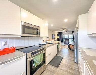 625 30th Avenue W - Photo Thumbnail 4