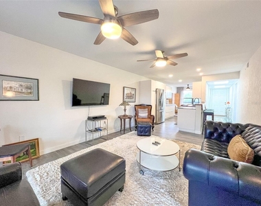 625 30th Avenue W - Photo Thumbnail 12