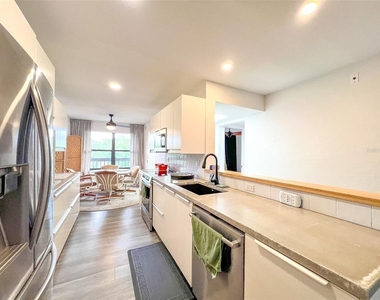 625 30th Avenue W - Photo Thumbnail 6