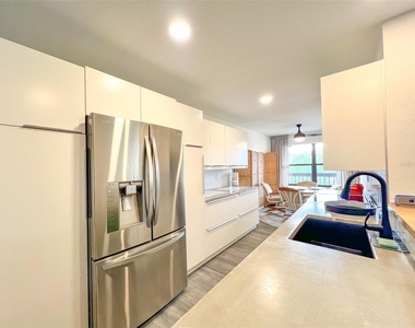 625 30th Avenue W - Photo Thumbnail 5