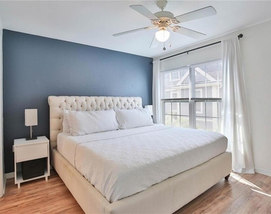 5570 Rosehill Road - Photo Thumbnail 5
