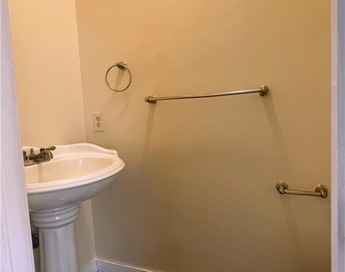 475 Celandine Drive - Photo Thumbnail 5