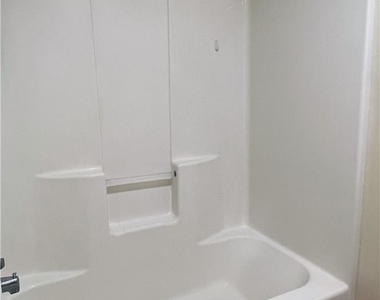 475 Celandine Drive - Photo Thumbnail 14