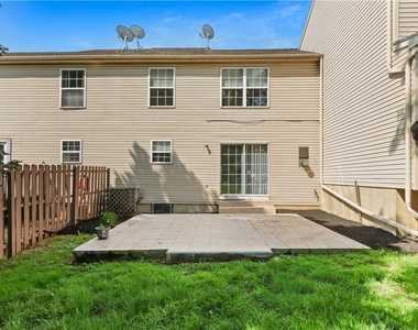 475 Celandine Drive - Photo Thumbnail 9